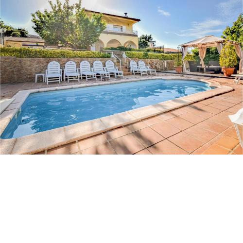 Amazing Home In Vidreres With 4 Bedrooms, Private Swimming Pool And Outdoor Swimming Pool