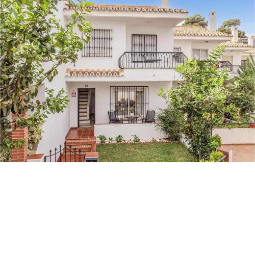 Amazing home in Vlez-Mlaga with Outdoor swimming pool, WiFi and 3 Bedrooms
