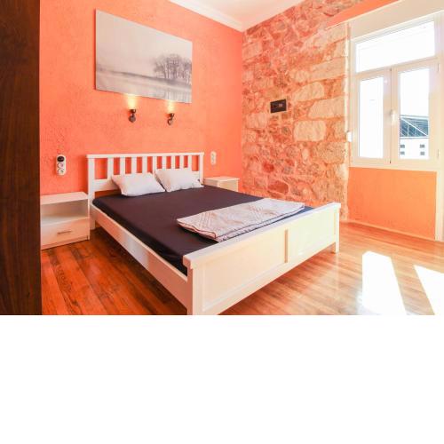 Amazing new Rustic in Center of Athens PAX 6