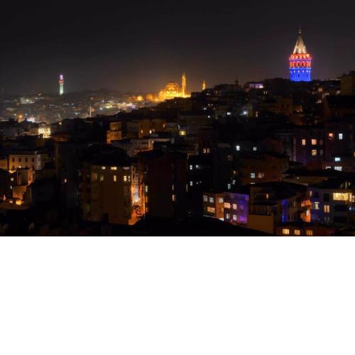 Amazing Rooftop View & Central Location