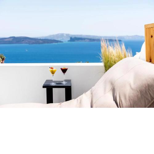 Amazing Santorini Villa Blue Horizon Villa 1 Bedroom Outdoor Plunge Pool and Caldera View Oia