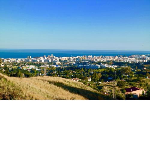 Amazing SEA VIEWS Duplex Apartment with garden, El Porton de Mijas
