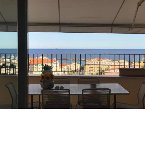 AMAZING SEAVIEW TERRACE