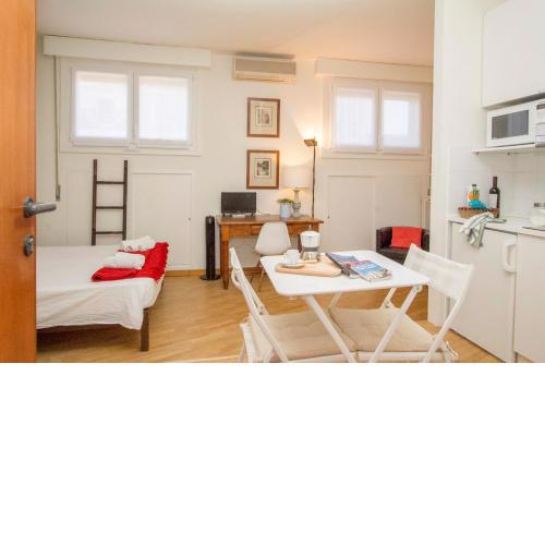 Amazing studio in San Babila