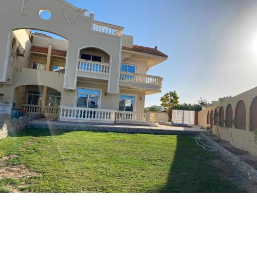 Amazing villa with pool in mubarak 7