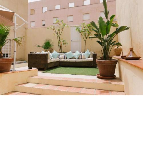 AMBB-Private patio-Steps away From old town