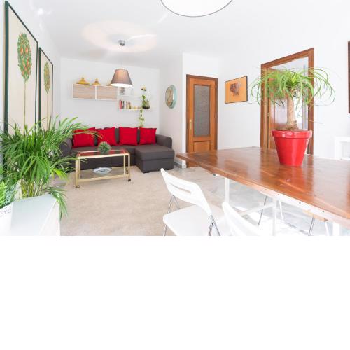 AMBC-Very Quiet Apartment Steps Away From Old Town