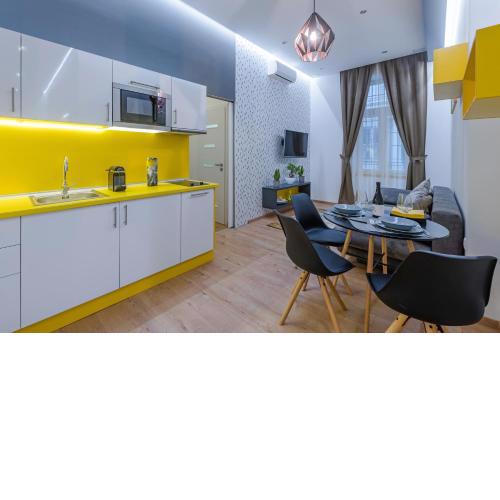 Amber / Navy Design Apartments with A/C