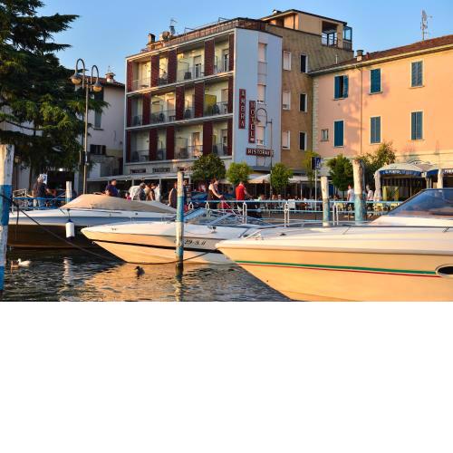 Ambra Hotel - the only central lakeside hotel in Iseo