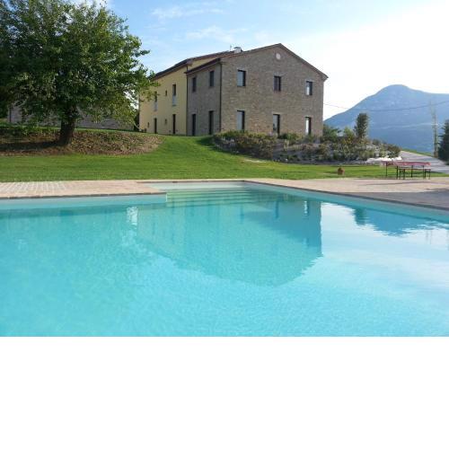 Amico Country House