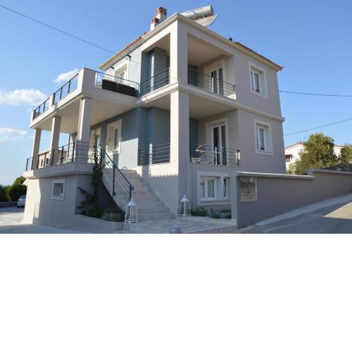 Ammos Luxury Suites
