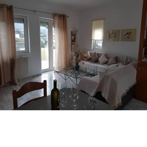 Ammoudi Seaview Apartment
