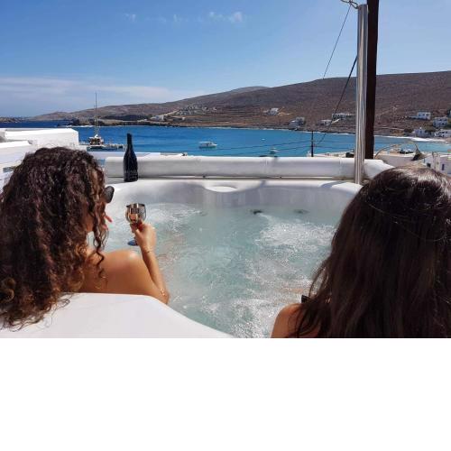 AMO Folegandros