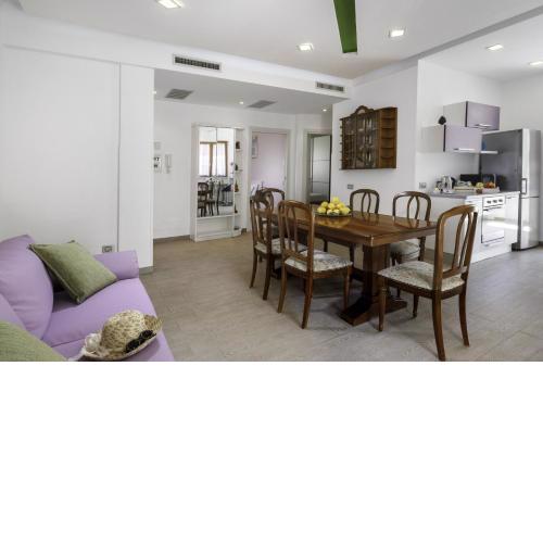 AMORE RENTALS - Rose Sorrento House