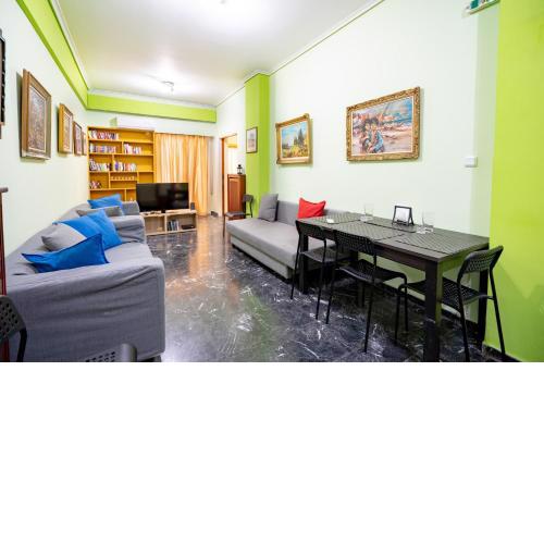 Ampelokipi metro st. 2 bedrooms 6 pers. apartment