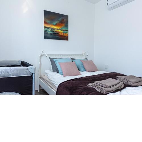 Amphora Luxury Apartment with FREE private Parking and cozy Balcony