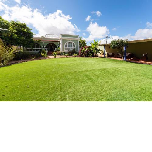 Amplia Villa de lujo con piscina climatizada