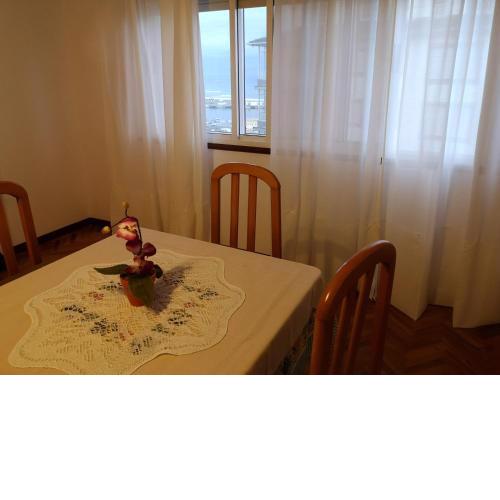 Amplio apartamento con garaje en Burela