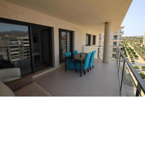 Amplio apartamento con vistas a la playa