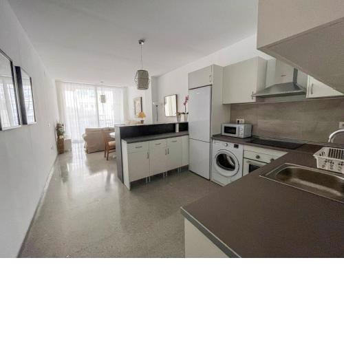 Amplio apartamento en Av. Carlos Haya