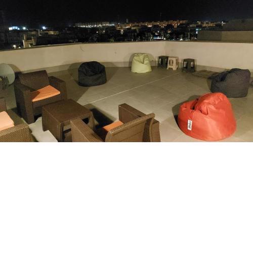 Amwaj Chalet with Roof Lake and Sea View