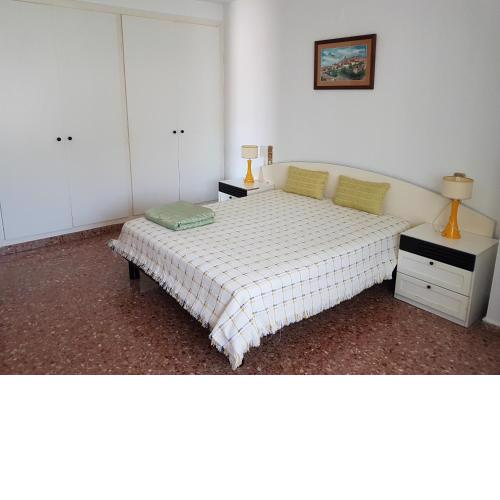 An apartment in Xeraco with 3 bedrooms, located near beach and Gandia