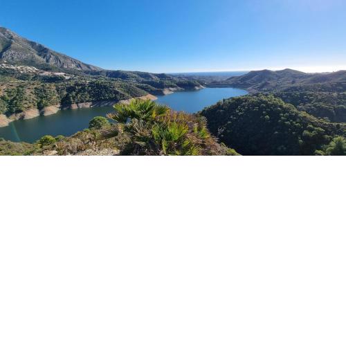 An Escape between Coast & Mountains near Marbella