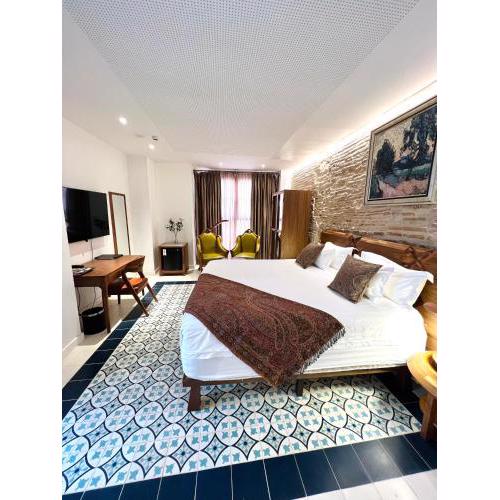 Anahita Boutique Hotel