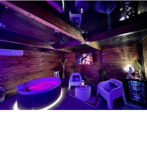 Anahita Luxury Suite & Spa
