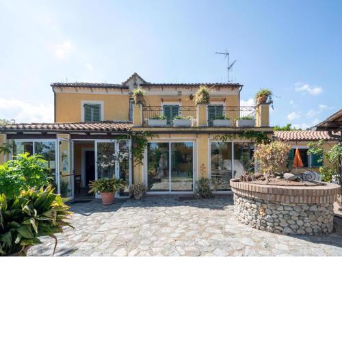 Ancient holiday home in the countryside of Stilo with garden