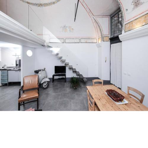 Ancient Trastevere Vespa Loft