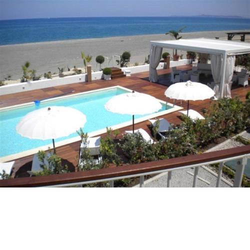 Ancora Bianca Beach Residence