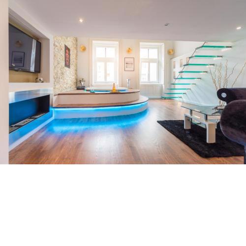 ANDRASSY 6 JACUZZI Suites
