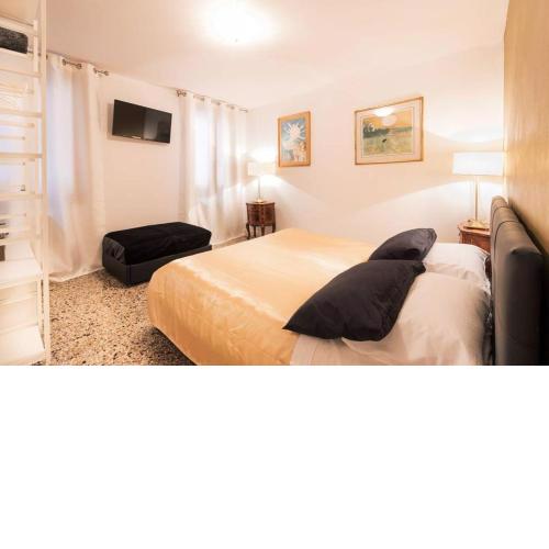 ANDREA Venice FLAT 1st Floor