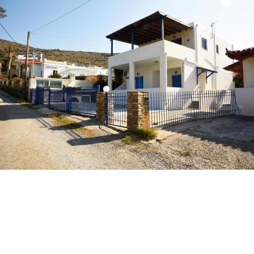 Andros 2 berdrooms 4 persons cycladic house.