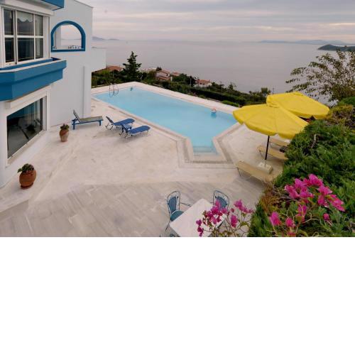 ANEMOLIA LUXURIOUS VILLA