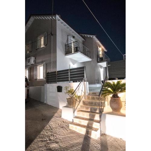 Angelos Apartments