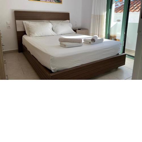 Angelos House Deluxe Apartments