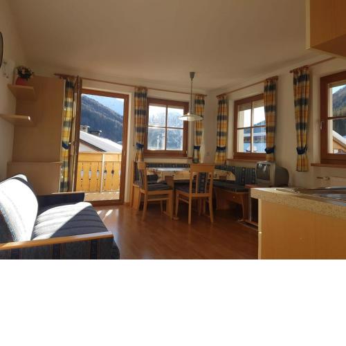 Anna Apartment 5