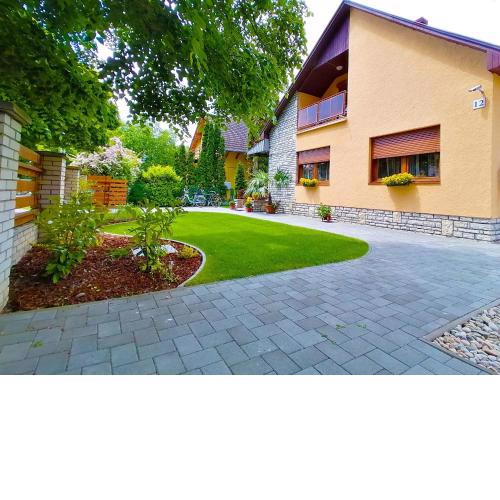 Anna House Siófok - holiday house close to beach in city center