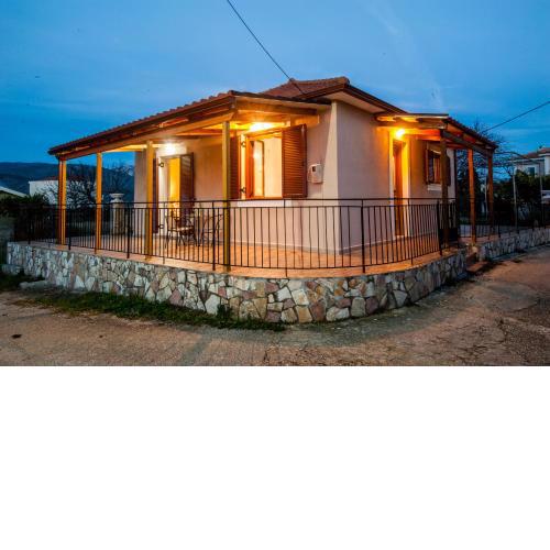 Anna-Maria House