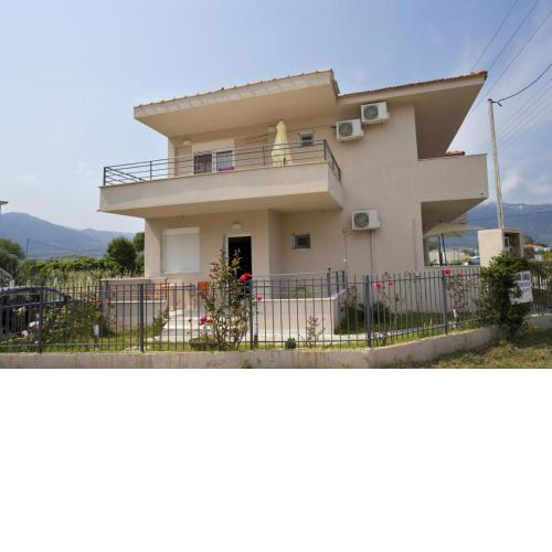 ANNA STUDIOS