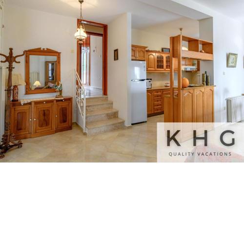 Anna's quiet apartment in Travliata village!