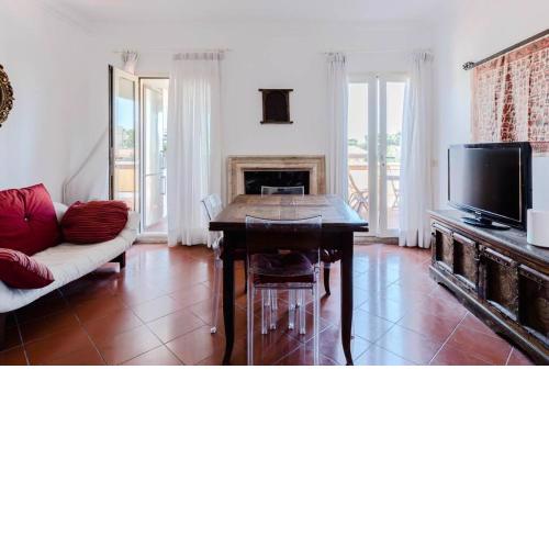 ANNIA HOUSE