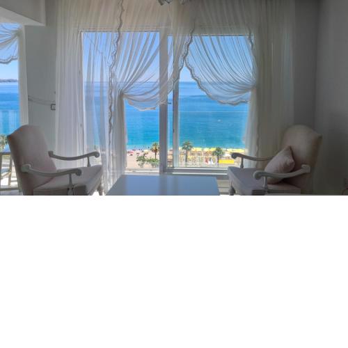 Antalya Konyaaltı Plajında muhteşem bir tatil