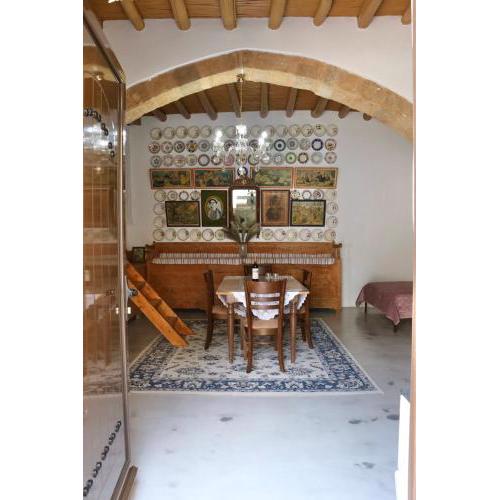 ANTHI TRADITIONAL HOUSE