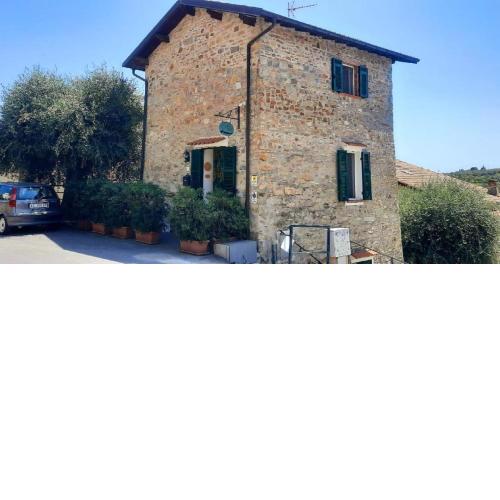 Antica casa in pietra vista mare