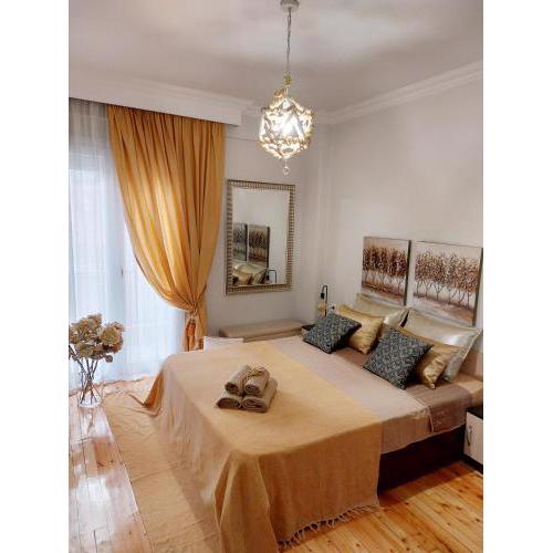Antigonidon Square Luxury Apartment