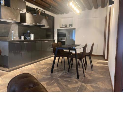 ANTIQUE Historical apartment