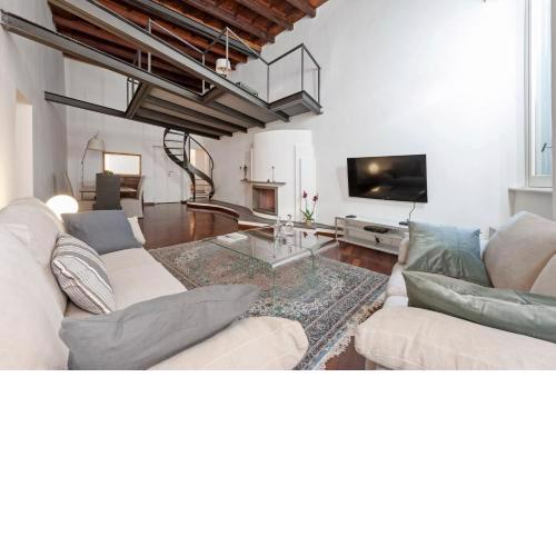 Antique-Modern Flat by Navona Square